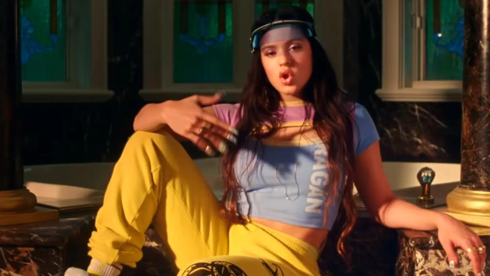 Rosalía en un fotograma del videoclip