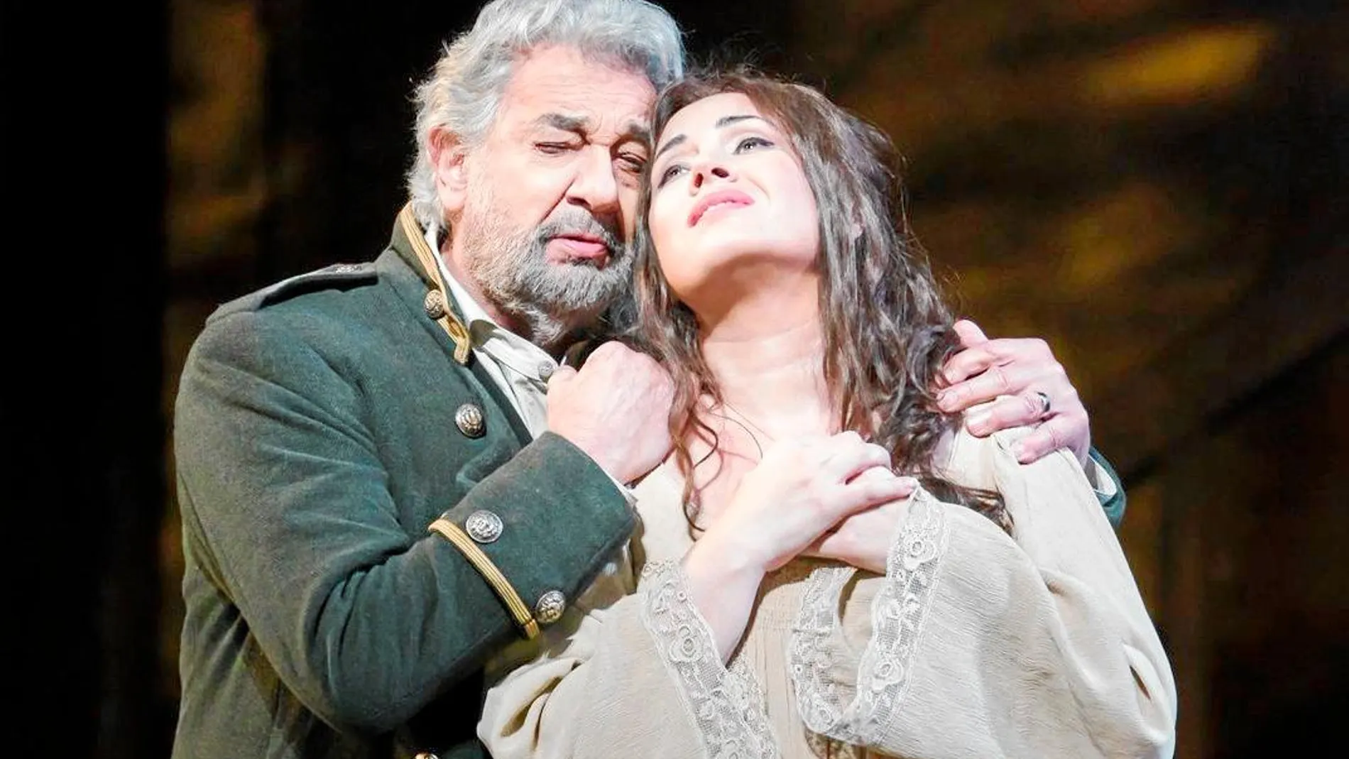 Plácido Domingo, junto a Sonya Yoncheva en una representación de «Luisa Miller