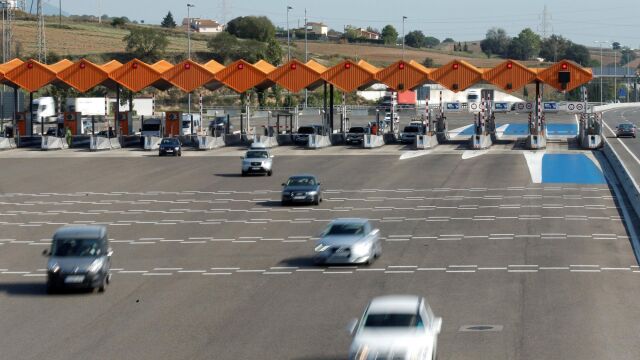Cabinas de una autopista de peaje en Cataluña