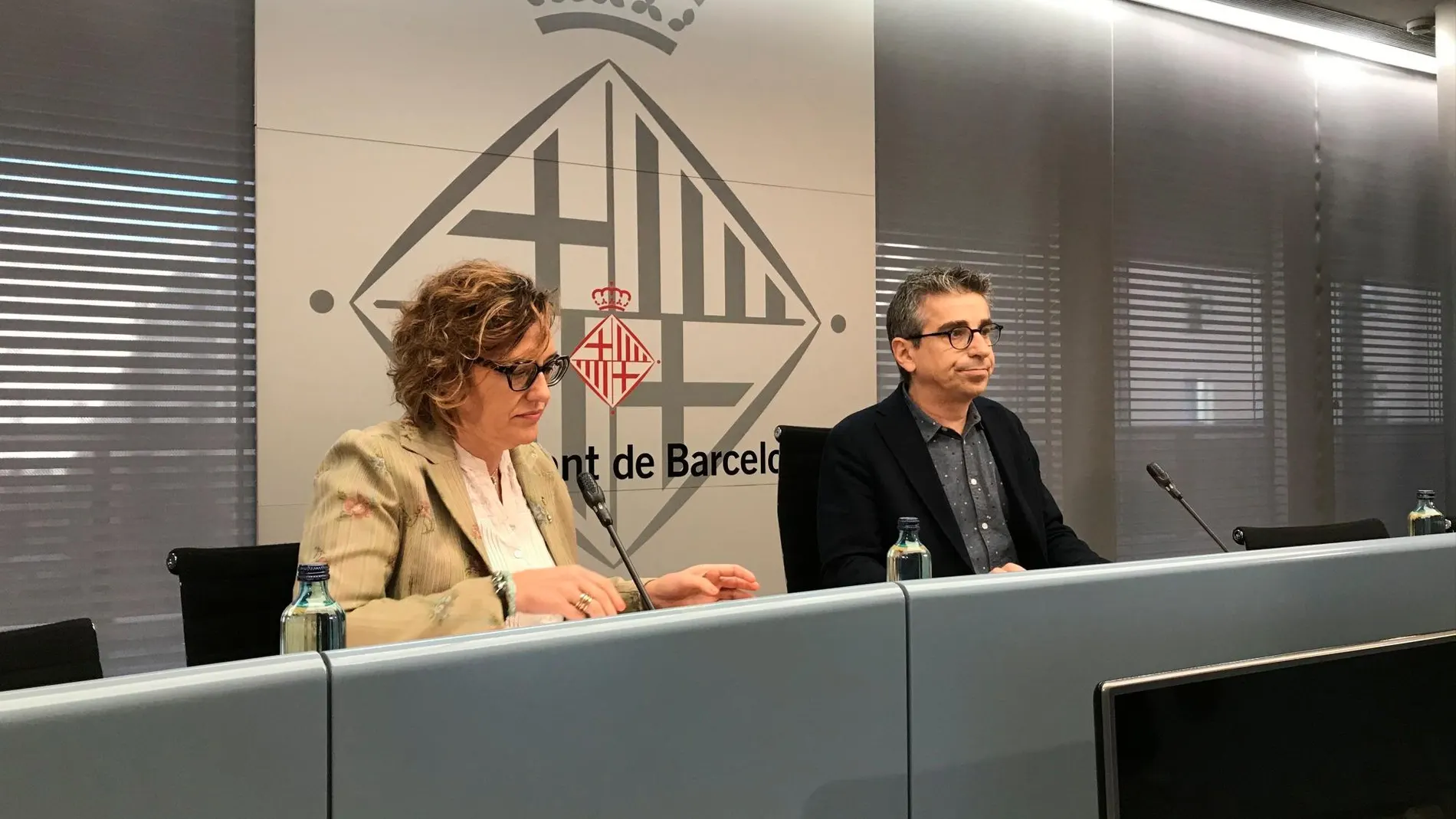 La concejala de Hacienda, Montserrat Ballarín, y el concejal de Presupuestos, Jordi Martí