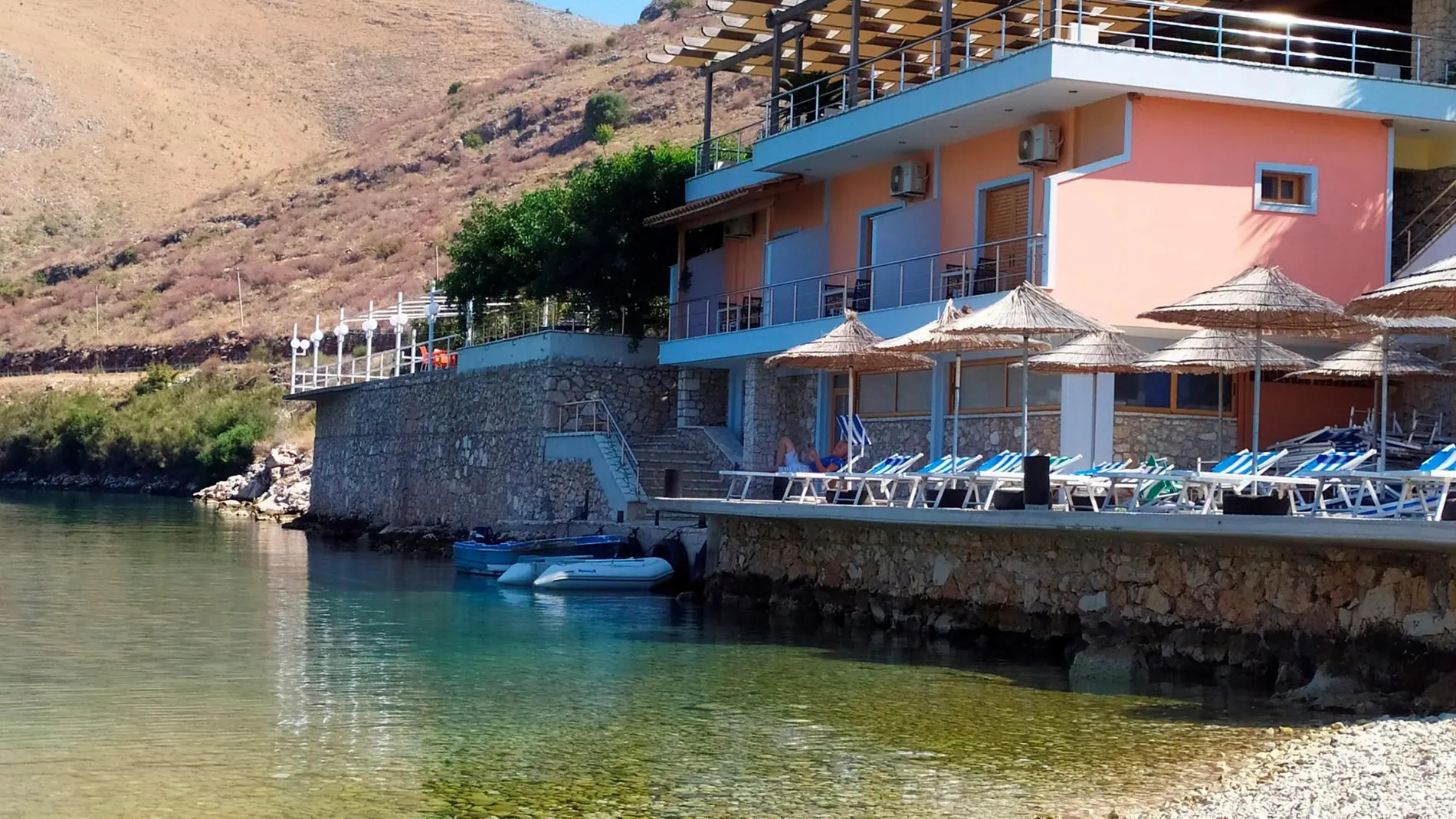 El restaurante "Panorma", en Porto Palermo, se encontraba en una zona privilegiada/Efe