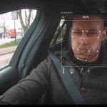 La cámara analiza los gestos del conductor y puede modificar algunos parámetros del habitáculo para que esté cómodo.