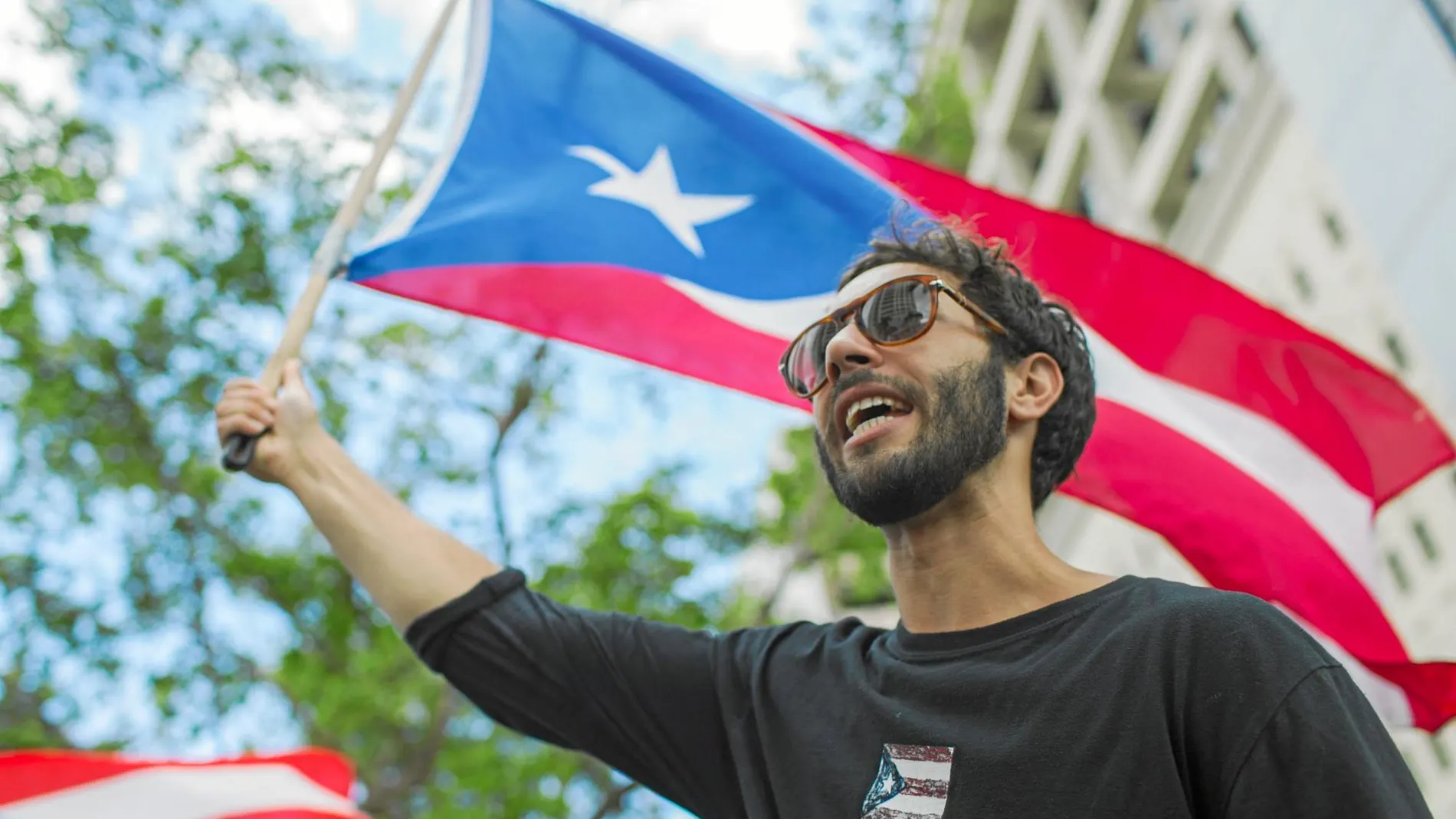 Varios jóvenes puertorriqueños han protestado durante dos semanas para propiciar la caída del gobernador