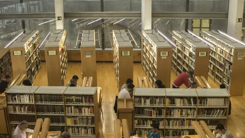 Interior de la biblioteca malagueña Cánovas del Castillo/ La Razón
