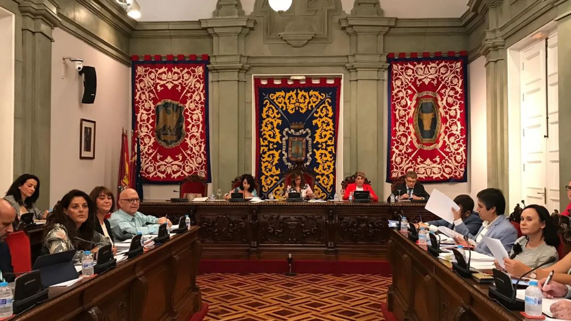 La vicelcaldesa de Cartagena, Noelia Arroyo, en el Pleno municipal