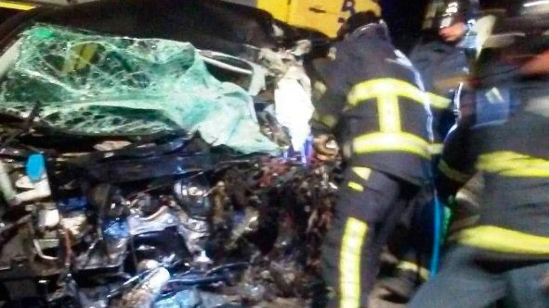 Imagen del accidente múltiple en Gijón provocado por un vehículo en sentido contrario
