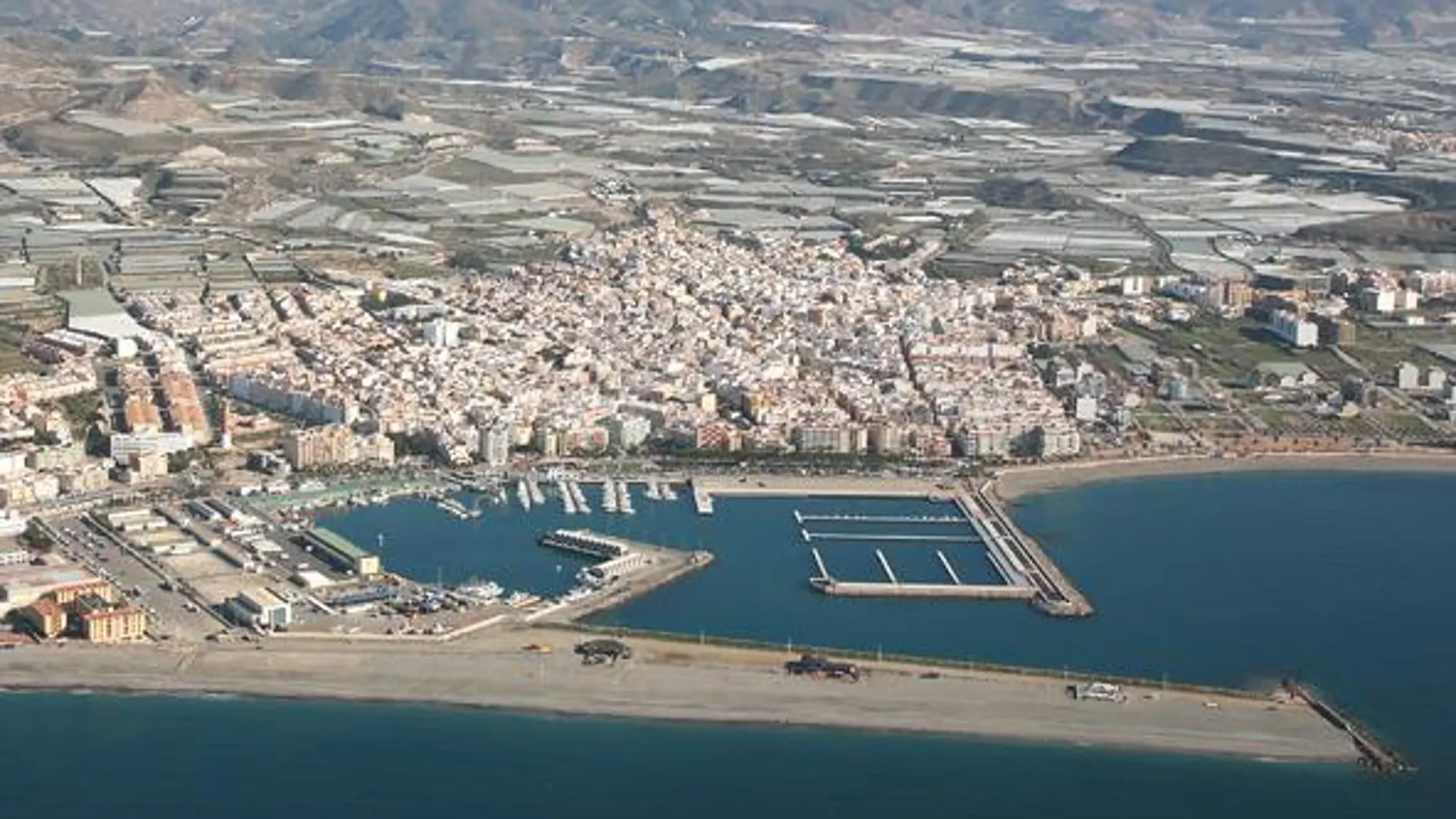 Puerto de Adra / La Razón