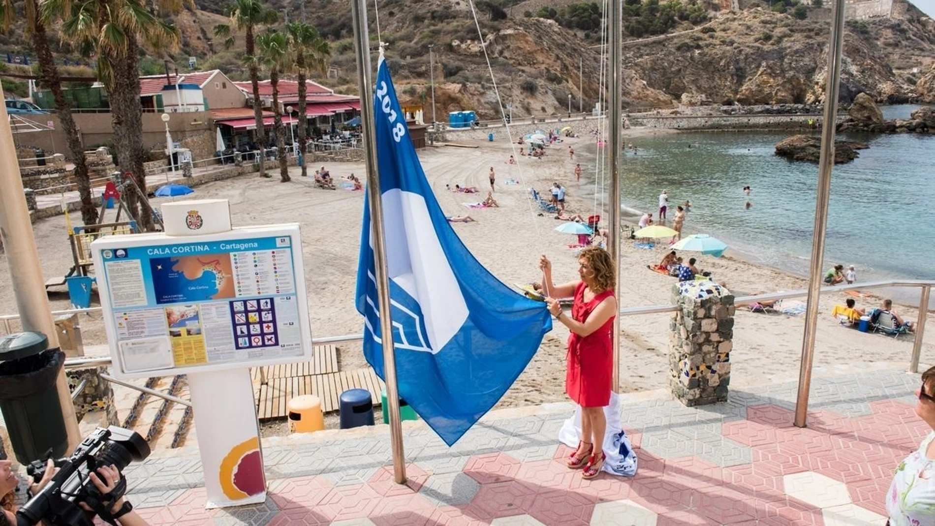 40 playas de la Comunidad recibirán este año la bandera «Q» de Calidad Turística, por su limpieza, accesibilidad o servicios