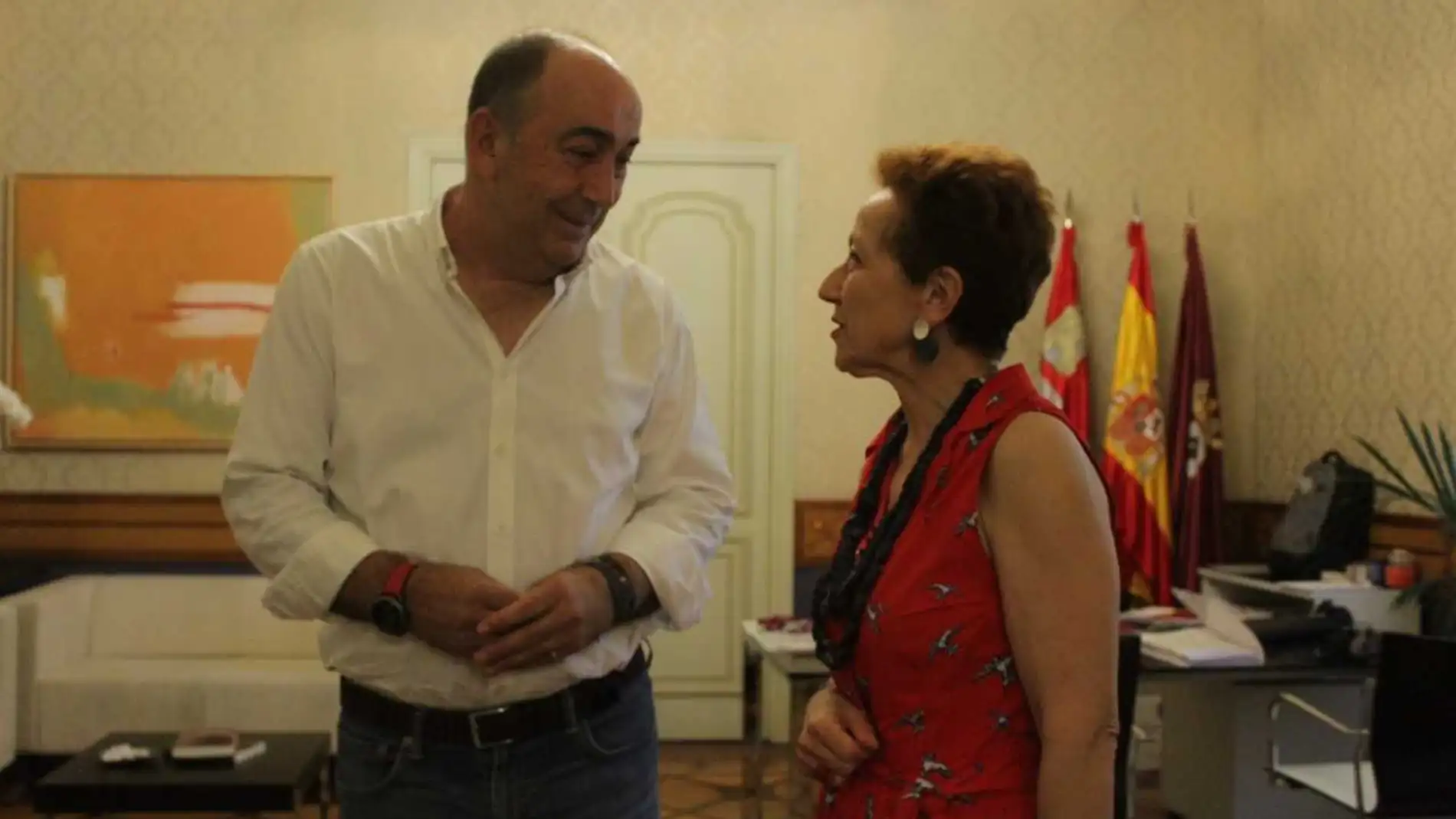 El presidente de la Dipuitación de Segovia, Miguel Ángel de Vicente, recibe a Rosa Velasco