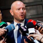 El presidente de la Diputación de Valencia, Toni Gaspar, tras la reunión mantenida ayer con el presidente de la Generalitat, Ximo Puig. EFE