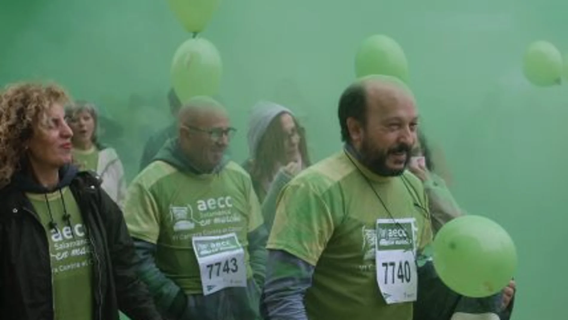 Miles de personas participan en la VI marcha contra el cancer