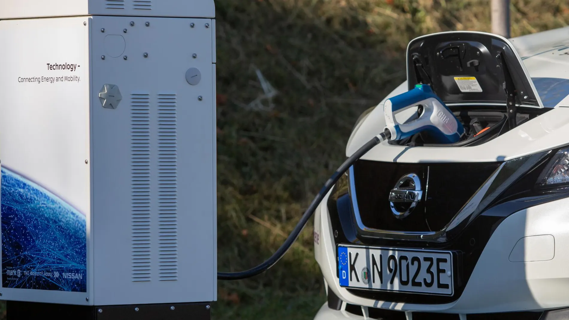 Los coches eléctricos podrán "alimentar"tu casa para ahorrar