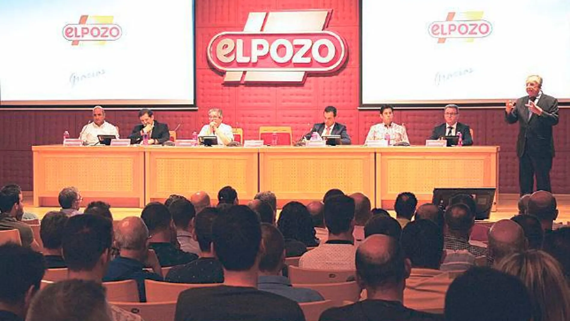Directivos de ElPozo Alimentación y sus trabajadores presentan las inciativas de 2019