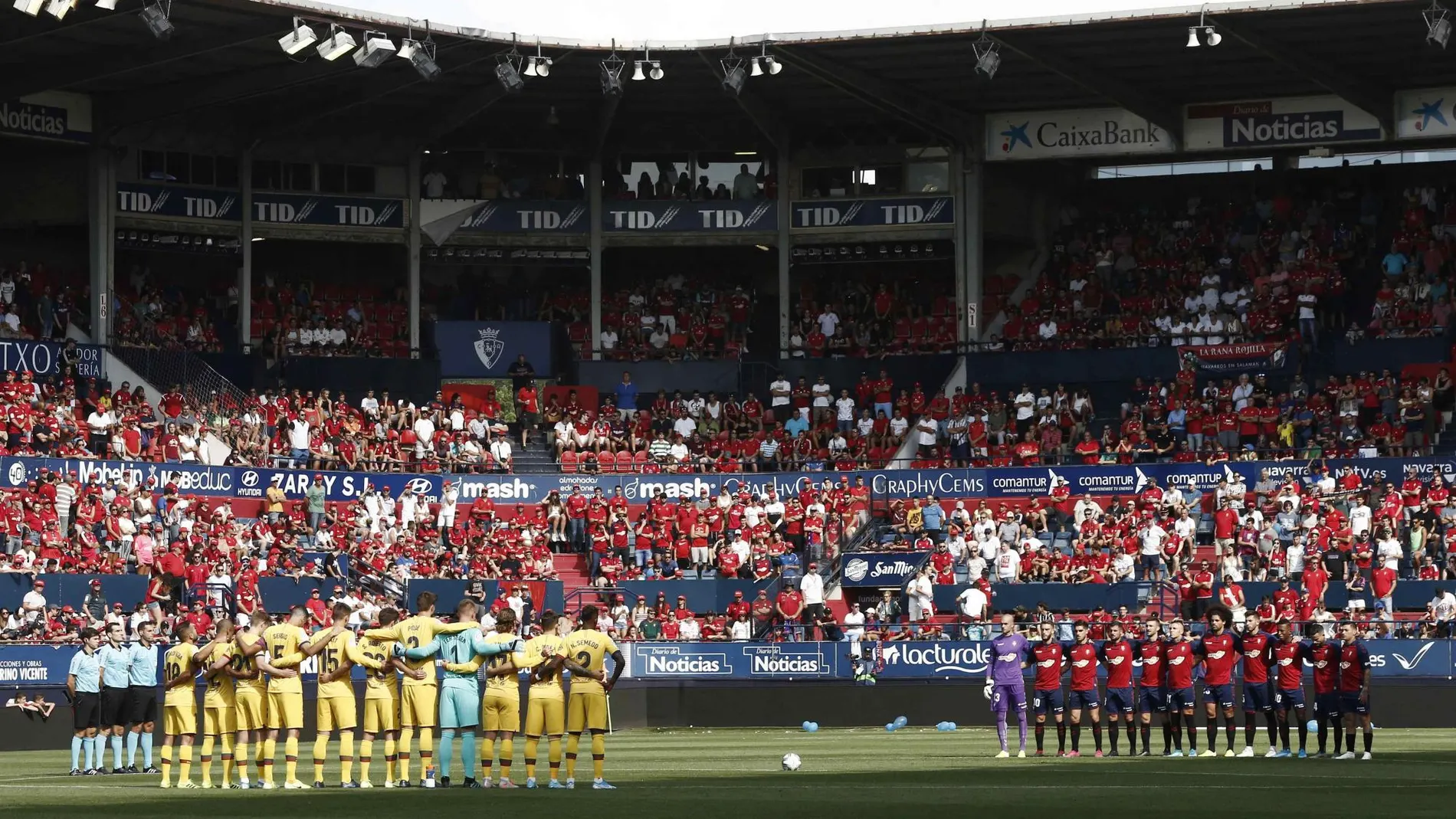 Minutos de silencio antes del partido