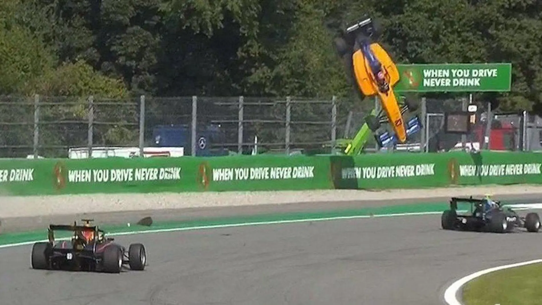 Susto en la carrera de F-3 en el Autódromo de Monza