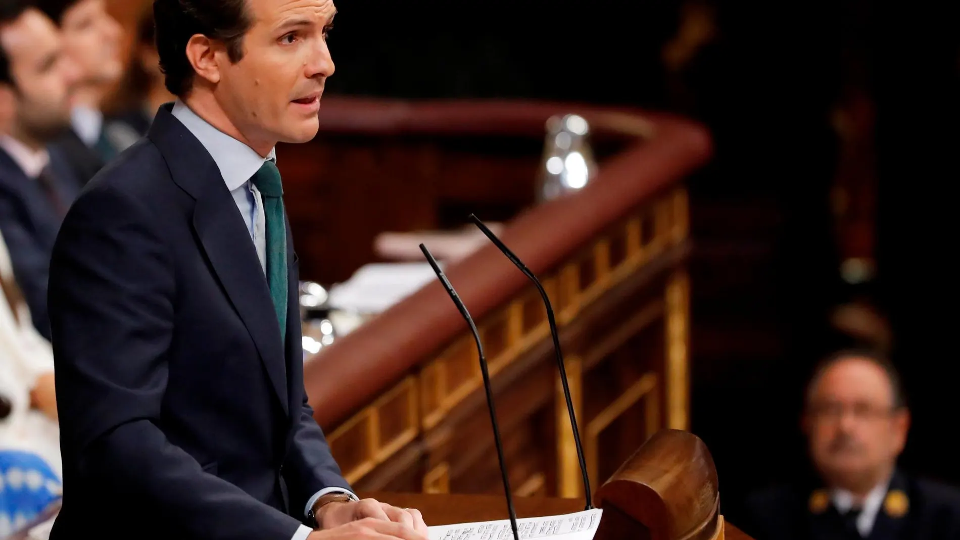 El líder del PP, Pablo Casado, pronuncia un discurso ante el pleno de la Cámara Baja del Parlamento durante la segunda y definitiva votación de investidura. Foto: Efe