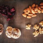 El consumo diario aproximado de entre 30 y 45 gramos de frutos secos se asocia incluso con la disminución de las medidas de adiposidad