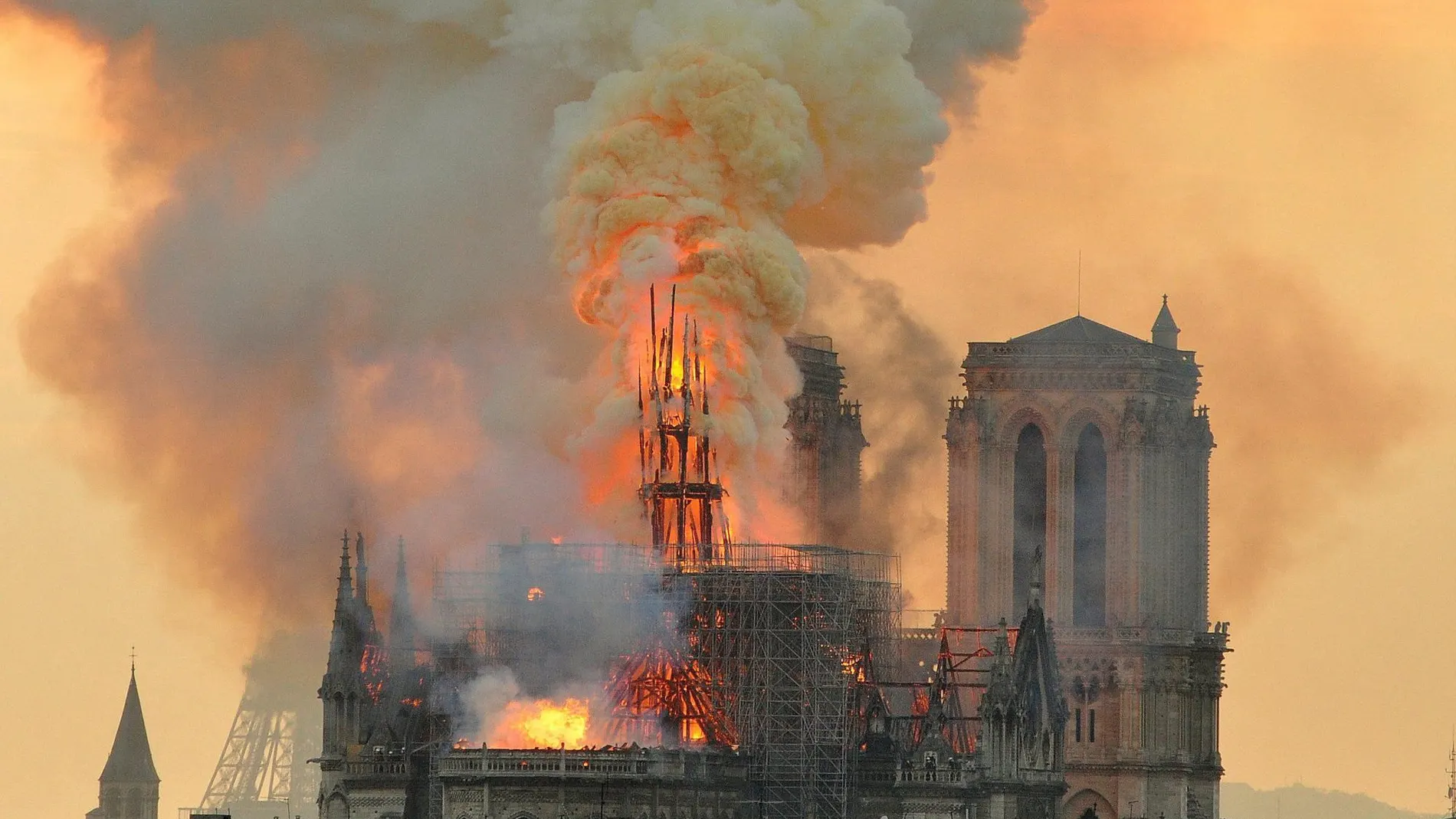 Notre Dame, en llamas el pasado mes de abril / Foto: Ap