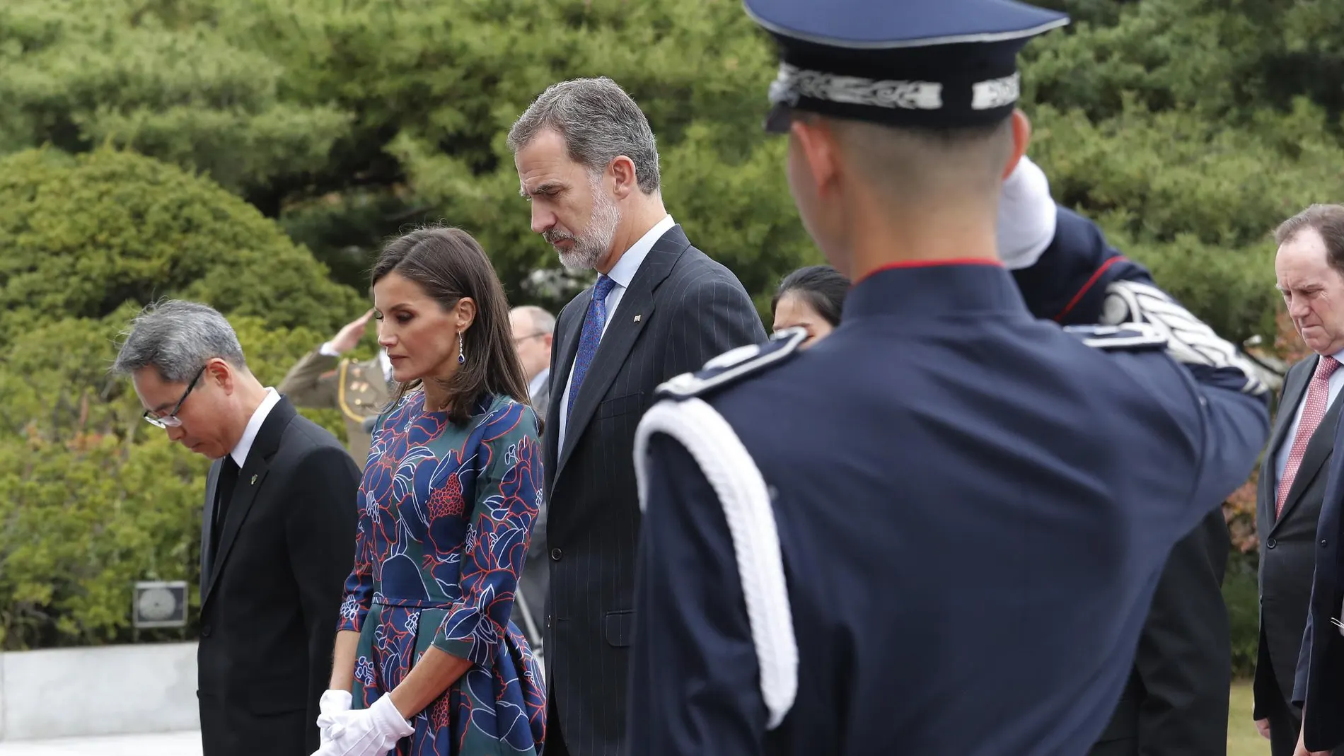 Letizia repite vestido de Carolina Hererra en su visita oficial a Corea