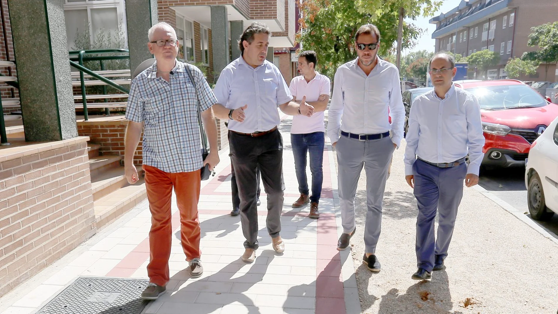 El alcalde de Valladolid, Óscar Puente, visita las obras de urbanización ejecutadas en el barrio de Covaresa