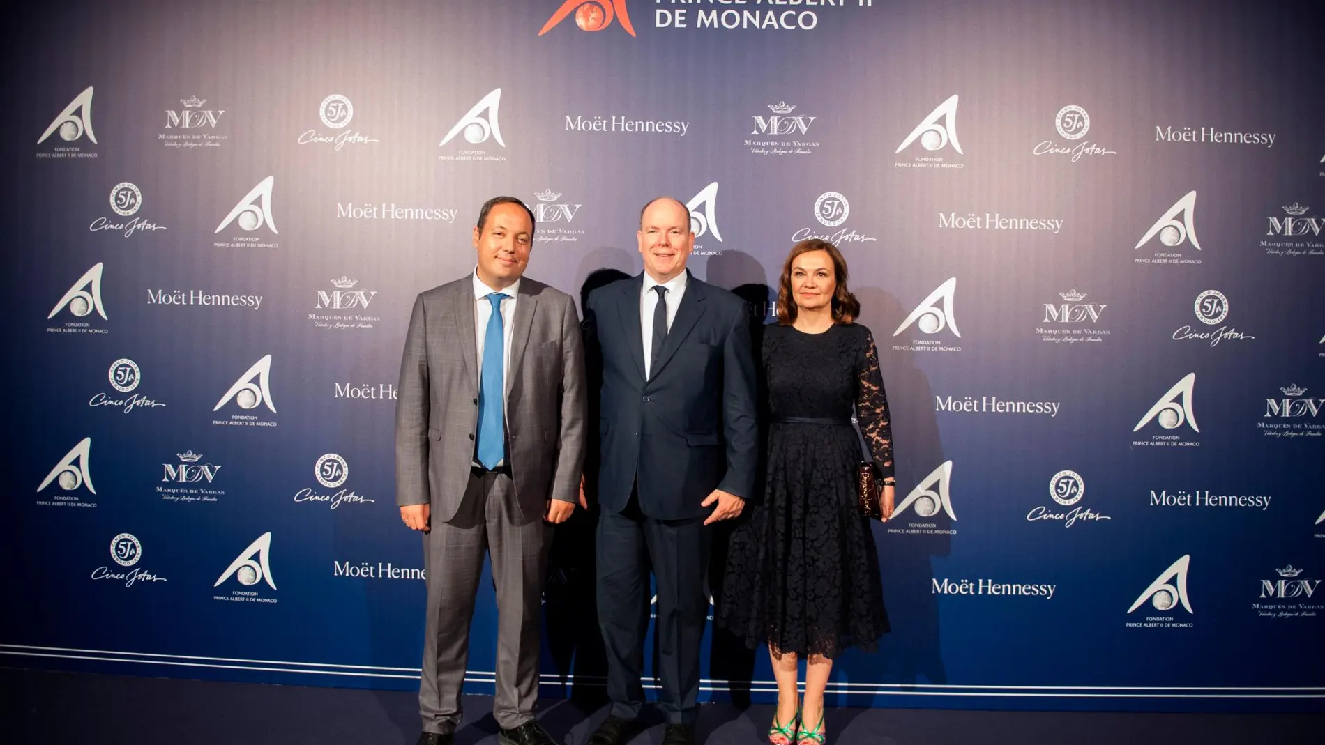 De izquierda a derecha, Bernat Vidal, Alberto II de Mónaco y Carol Portabel