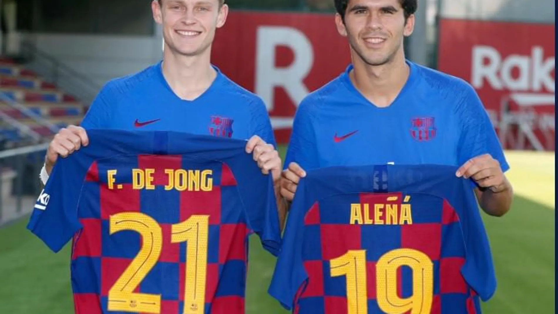 Aleñá y De Jong se cambiaron los dorsales