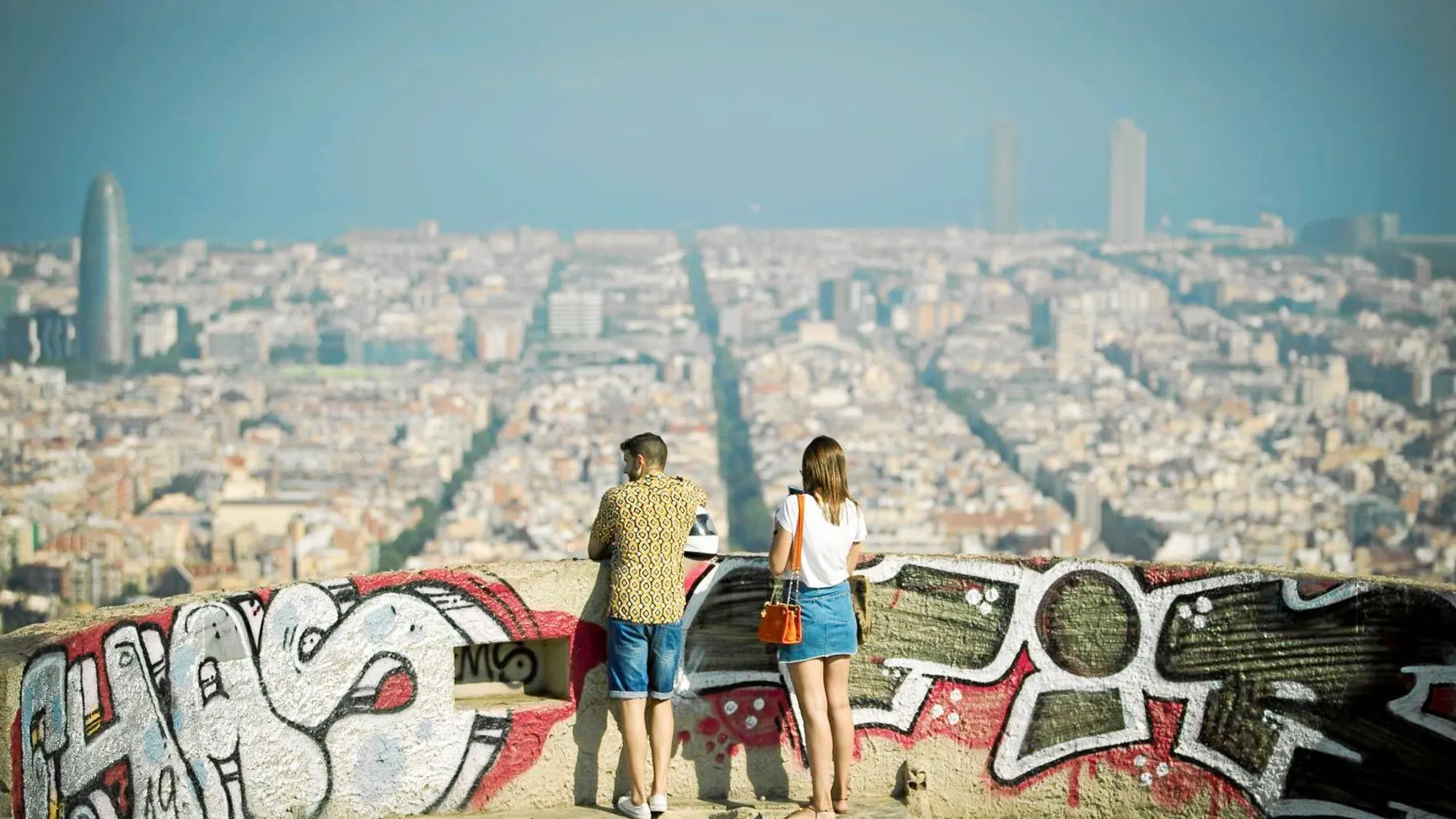 Boina de contaminación en el mirador Turó de la Rovira, en Barcelona. Foto: Mikel González/Shooting