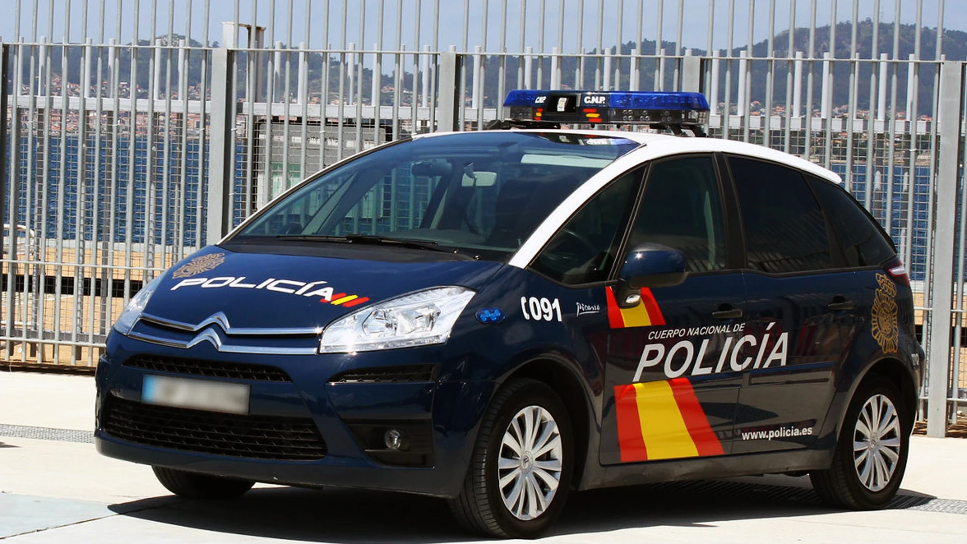 Agentes de la Policía Nacional atendieron al conductor portugués