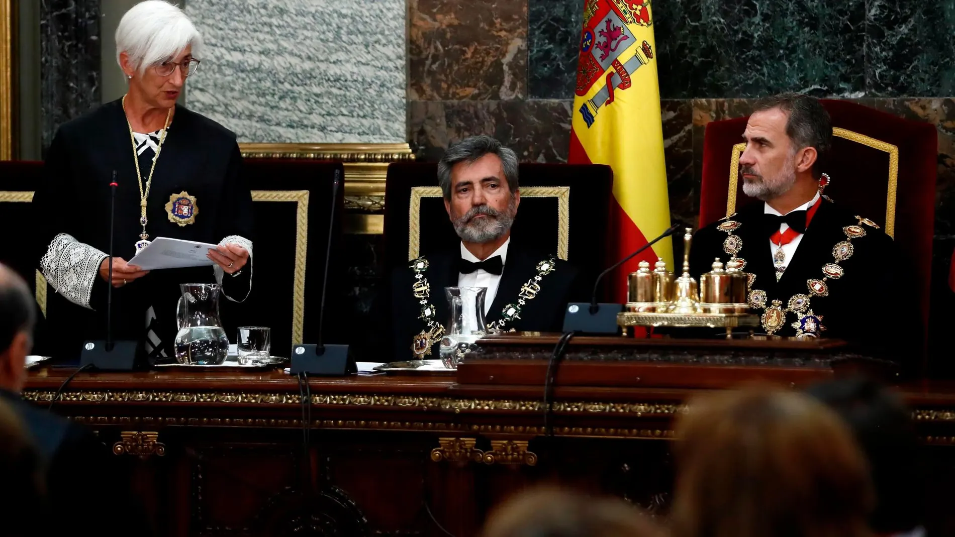Intervención de la fiscal general del Estado, María José Segarra (i), en el acto de apertura del año judicial