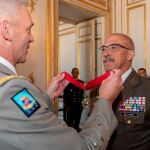 El JEMAD recibe la Legión de Honor de manos de su homólogo francés