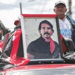 Seguidores de Daniel Ortega se manifiestan en las calles de Managua con su retrato