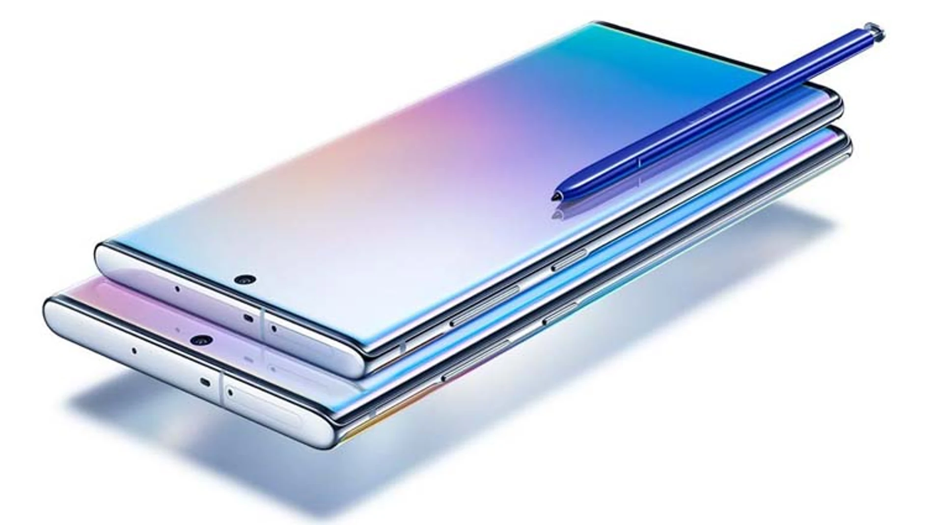 En dos tamaños de pantalla, 6,3 y 6,8 pulgadas, el Galaxy Note 10 viene con un mejorado S Pen que facilita la creatividad, incluso con gestos.