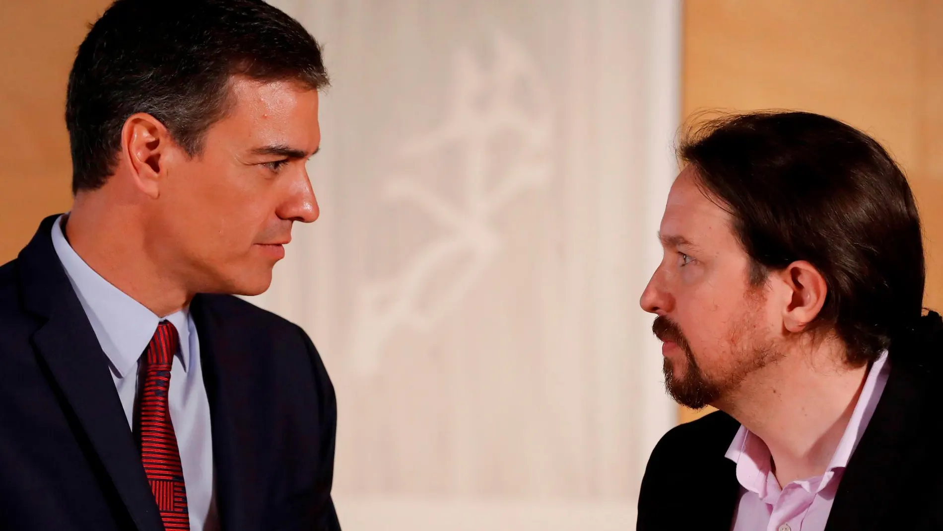 Pedro Sánchez y Pablo Iglesias, durante la reunión que mantuvieron ayer. EFE/Juan Carlos Hidalgo