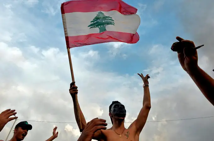 Arde Líbano por segundo día consecutivo