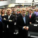 Chaves y Griñán, en un acto del partido en Sevilla celebrado años atrás, junto al también expresidente Rodríguez de la Borbolla