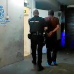 El hombre detenido por el asesinato de su mujer en Ciudad Lineal, en dependencias policiales