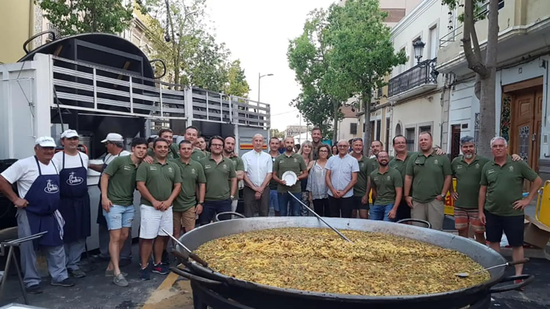 La distancia de seguridad y el aforo limitado deberán marcar las paellas de este verano