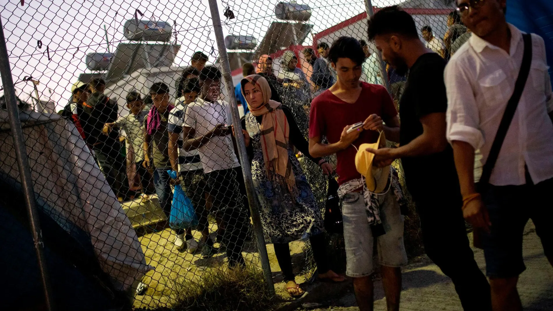 Inmigrantes en el campo de Moria, en la isla griega de Lesbos/Reuters