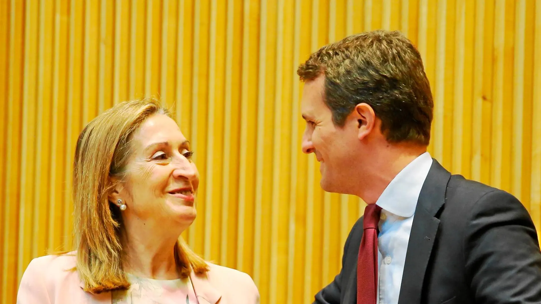 El presidente del PP, Pablo Casado, con Ana Pastor / Foto: Cipriano Pastrano