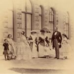 Retrato de la familia real en Osborne en 1859/The Royal Collection Trust/Ap