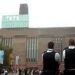  Detenido un adolescente por lanzar a un niño desde el décimo piso de la Tate Modern de Londres