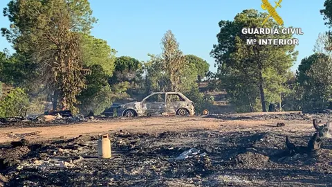 Asentamiento, destruido por las llamas, de Palos de la Frontera / La Razón