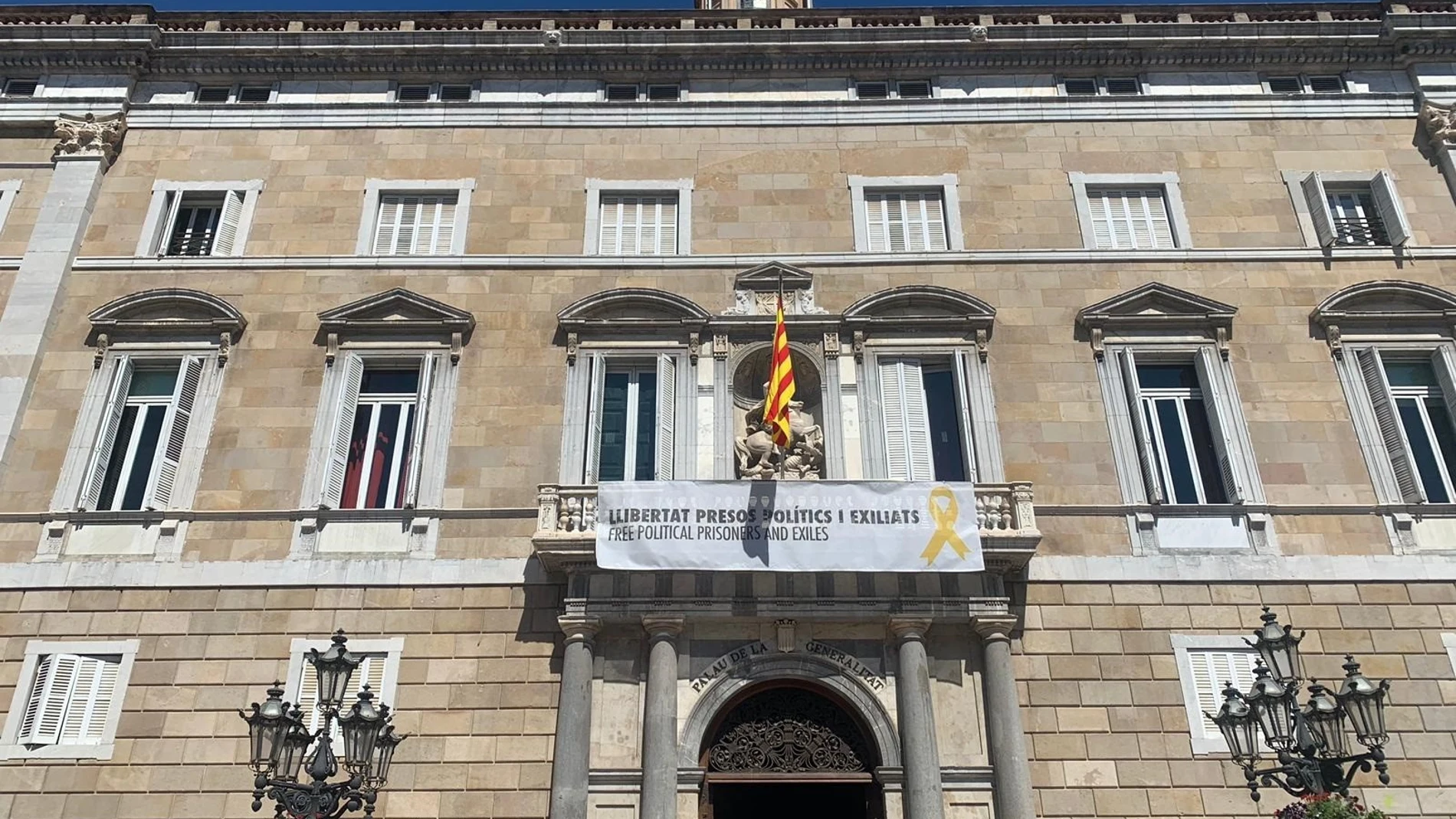 El Palau de la Generalitat donde Torra colocó los lazos amarillos a pesar del dictamen de la Junta Electoral