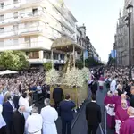  Los andaluces hacen un alto en su retiro vacacional para cumplir la tradición