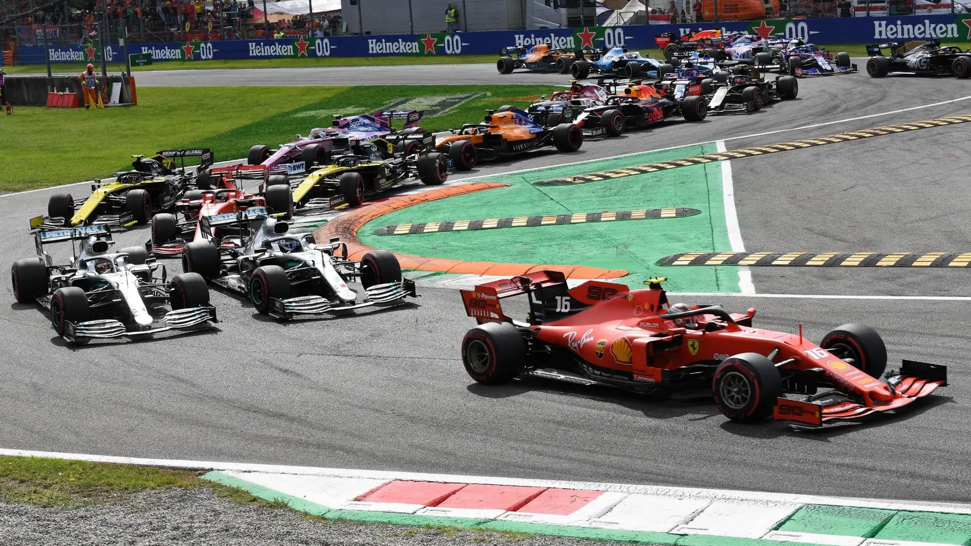 Leclerc triunfa en Italia