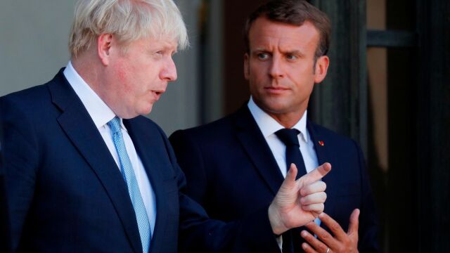 Emmanuel Macron y Boris Johnson, ante la prensa en París/Reuters