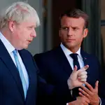 Emmanuel Macron y Boris Johnson, ante la prensa en París/Reuters