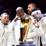 Sergio Scariolo, Marc Gasol y Serge Ibaka, campeones de la NBA 2018-2019 con los Raptors