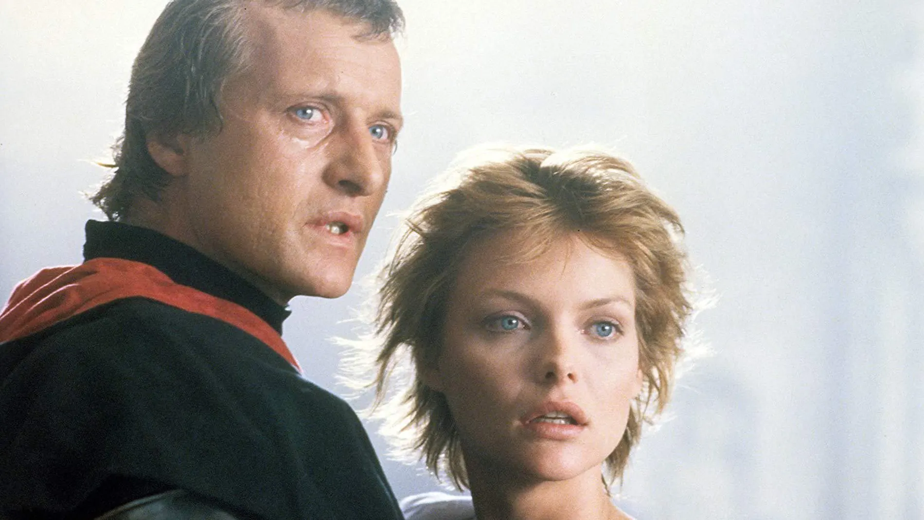 Rutger Hauer y Michelle Pfeiffer, en "Lady Halcón", una película estrenada en 1985