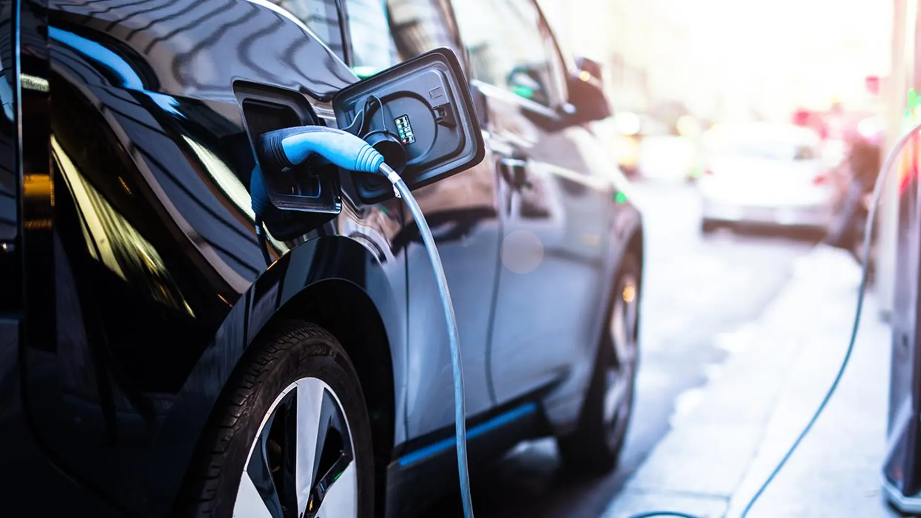 La venta de coches eléctricos usados se dispara un 100%